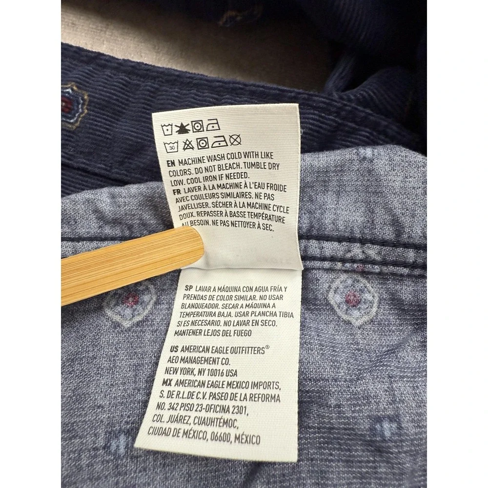 American Eagle Shirt Mens Large Medallion Print Corduroy Button Down Classic Fit